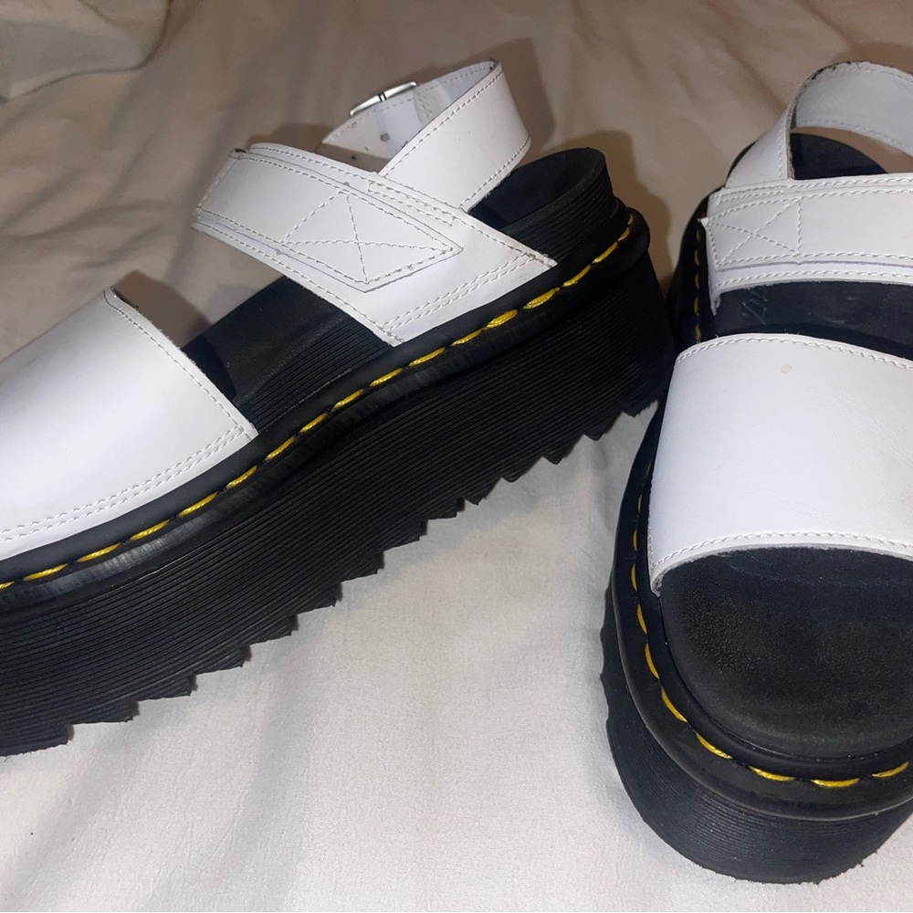 **SOLD ON ANOTHER PLATFORM: ITEM NOT AVAILABLE*** Dr. Martens Voss Platform